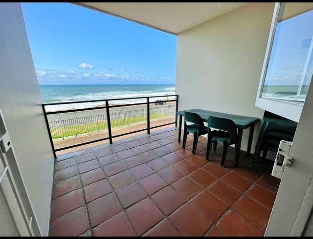 2 BEDROOM APARTMENT FOR SALE IN UVONGO BEACH